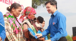 Lan tỏa tinh thần trách nhiệm của tuổi trẻ từ chương trình “Xuân Biên giới - Tết biển đảo”