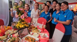 Ấm áp bữa cơm cuối năm 