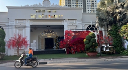 Nữ công nhân đang hát trong tiệc tất niên bất ngờ gục xuống, tử vong