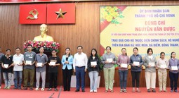 Chủ tịch UBND TPHCM tặng quà tết cho người dân 4 xã Hóc Môn, Bà Điểm, Đông Thạnh, Xuân Thới Sơn