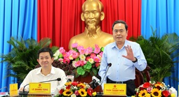 Chủ tịch Quốc hội Trần Thanh Mẫn kiểm tra công tác chuẩn bị bầu cử tại Cần Thơ