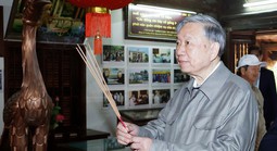 Tổng Bí thư Tô Lâm dâng hương tưởng niệm các đồng chí lãnh đạo tiền bối