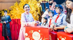 Hàng loạt nghệ sĩ nhận bằng khen