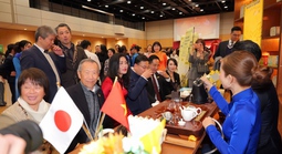 Chung tay cùng kiều bào phát triển đất nước thịnh vượng, hạnh phúc