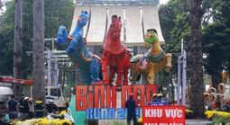 Lộ diện "Tam mã" rực sắc tại Hội hoa xuân TPHCM