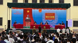 Tranh cãi nhau về một bộ phim, chém bạn tù trọng thương