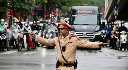 CSGT cả nước hỗ trợ công nhân, người lao động, sinh viên về quê ăn tết