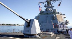 Hai tàu hải quân Mỹ tự va chạm trên biển Caribe