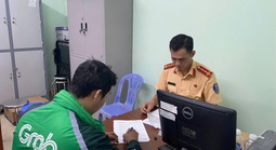 Xử phạt người đăng clip TikTok sử dụng hình ảnh CSGT TPHCM trái quy định