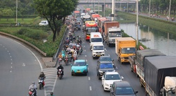 CSGT TPHCM lưu ý người dân lái xe về quê ăn Tết