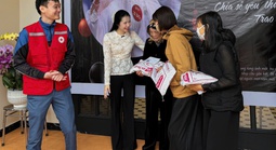 Ca sĩ Phương Anh với hành động ý nghĩa ở tuổi 22