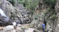 Hố Trời - tuyệt cảnh nguyên sơ giữa Tây Sơn Thượng đạo