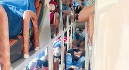 Xe khách bị phạt nặng vì nhồi nhét khách về quê ăn Tết