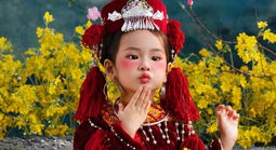 "Tan chảy" với bộ ảnh chào đón năm mới của ái nữ nhà Á hậu Trúc Ny