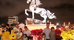 Không khí giao thừa rộn ràng khắp cả nước