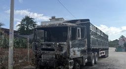 Xe đầu kéo bất ngờ cháy rụi sáng mùng 1 Tết, thiệt hại khoảng 500 triệu đồng