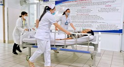 Trắng đêm nơi phòng cấp cứu