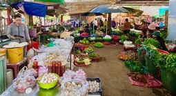 Độc đáo chợ “đồng” giữa phố núi Gia Lai