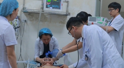 Hàng trăm ca cấp cứu vì tai nạn, pháo nổ trong ngày Tết