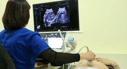 Cấp cứu tai nạn, pháo nổ vẫn nóng trong ngày mùng 2 Tết