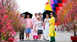 Những điểm đến hút khách du xuân mùng 2 Tết ở TPHCM