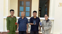 Tài khoản bỗng nhận “số tiền lạ”, người đàn ông liền báo công an