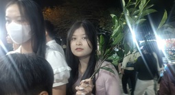 Nửa đêm, ngàn người đi chợ Bích La cầu may 