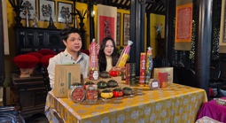 Nhộn nhịp "chốt đơn" nhang sạch, đào, nhất chi mai mùa Tết