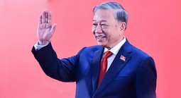 VỮNG BƯỚC DƯỚI CỜ ĐẢNG