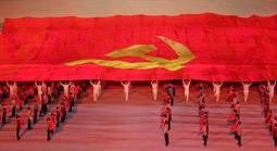 Vững bước dưới cờ Đảng