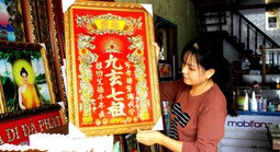 Giữ hồn tranh kiếng Bà Vệ giữa nhịp sống hiện đại