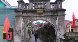 Làng cổ Đông Sơn - một trong 10 làng cổ đẹp nhất Việt Nam bên bờ sông Mã