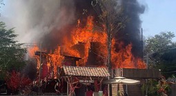 Cháy lớn quán cà phê ở TPHCM