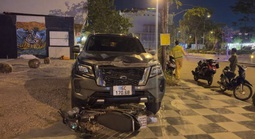 Khởi tố vụ án, tạm giữ tài xế xe bán tải kéo lê xe máy gần 1km