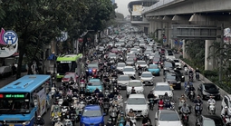 Hà Nội giao thông ùn tắc trong ngày đầu đi làm sau kỳ nghỉ Tết 9 Nguyên đán Bính Ngọ