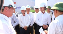 Chủ tịch Đà Nẵng: Năm con ngựa phải "phi nhanh" ngay từ đầu