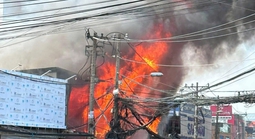 Lãnh đạo phường thông tin vụ cháy đồ gỗ Toàn Cầu ở đường Đỗ Xuân Hợp