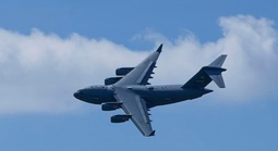 Mỹ dồn quân "sát vách" Iran, sơ tán nhân viên ngoại giao tại Lebanon