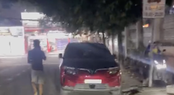 Trần tình của tài xế đỗ ô tô gây bức xúc cho người dân