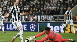 Mưa bàn thắng của Newcastle tiễn Qarabag rời Champions League