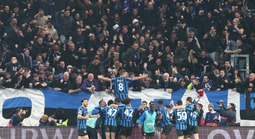Atalanta ngược dòng loại Dortmund trong hỗn loạn ở Champions League