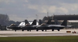 Mỹ triển khai phi đội "Chim ăn thịt" F-22 tới Israel trước thềm đàm phán với Iran