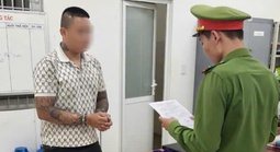 Tạm giữ hình sự nam thanh niên "yêu" học sinh dưới 16 tuổi