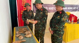 Hai hài cốt liệt sĩ cùng nhiều di vật được phát hiện tại điểm cao 402