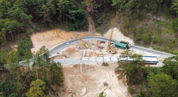 Hình hài cây cầu trên đèo Mimosa thay thế đoạn đường bị sạt lở cuối năm 2025