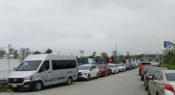 Trông giữ xe và thu tiền trái quy định tại lễ hội, 2 người bị phạt 32,5 triệu đồng