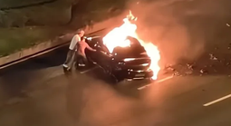 Lỗi cửa xe điện Xiaomi SU7 khiến tài xế tử vong trong đám cháy ở Trung Quốc