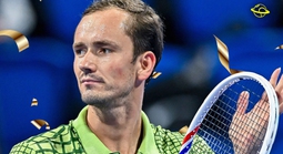 Medvedev bất chiến tự nhiên thành nhà vô địch ATP 500