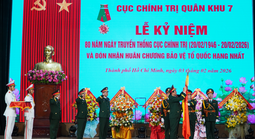 Cục Chính trị Quân khu 7 đón nhận Huân chương Bảo vệ Tổ quốc hạng Nhất