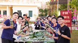 Sinh viên TPHCM mang sắc xuân đến với đồng bào, chiến sĩ vùng biên